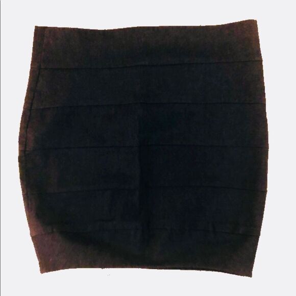 3 FOR $15 🙌🏼 Size small B Wear dark gray banded pencil skirt - Picture 1 of 2